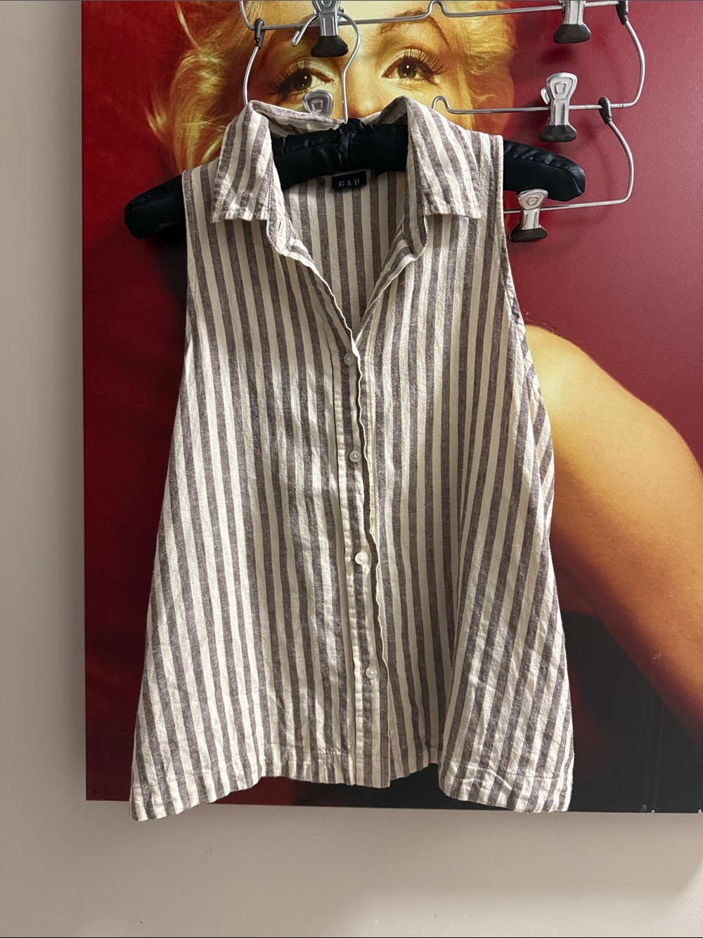 GAP Striped Sleeveless Button-Front Collared Top in Beige and White